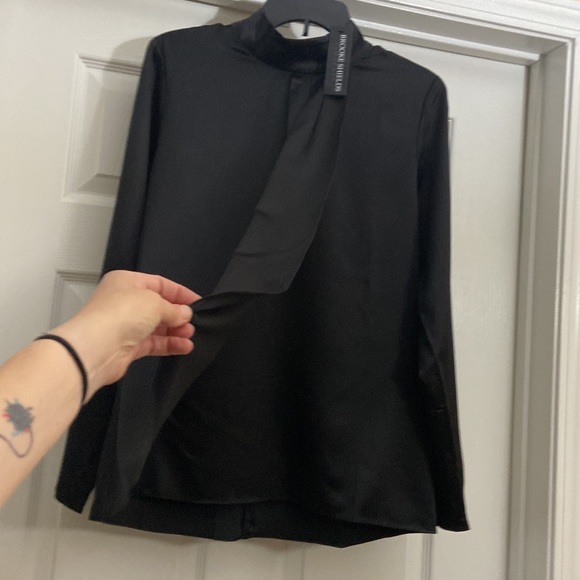 Brooke Shields Timeless new blouse - Picture 2 of 8